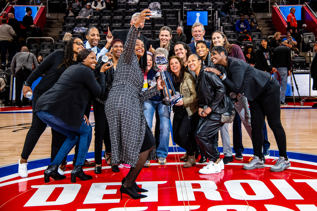 Investor group led by Platinum Equity CEO Tom Gores submits bid to bring WNBA to Detroit