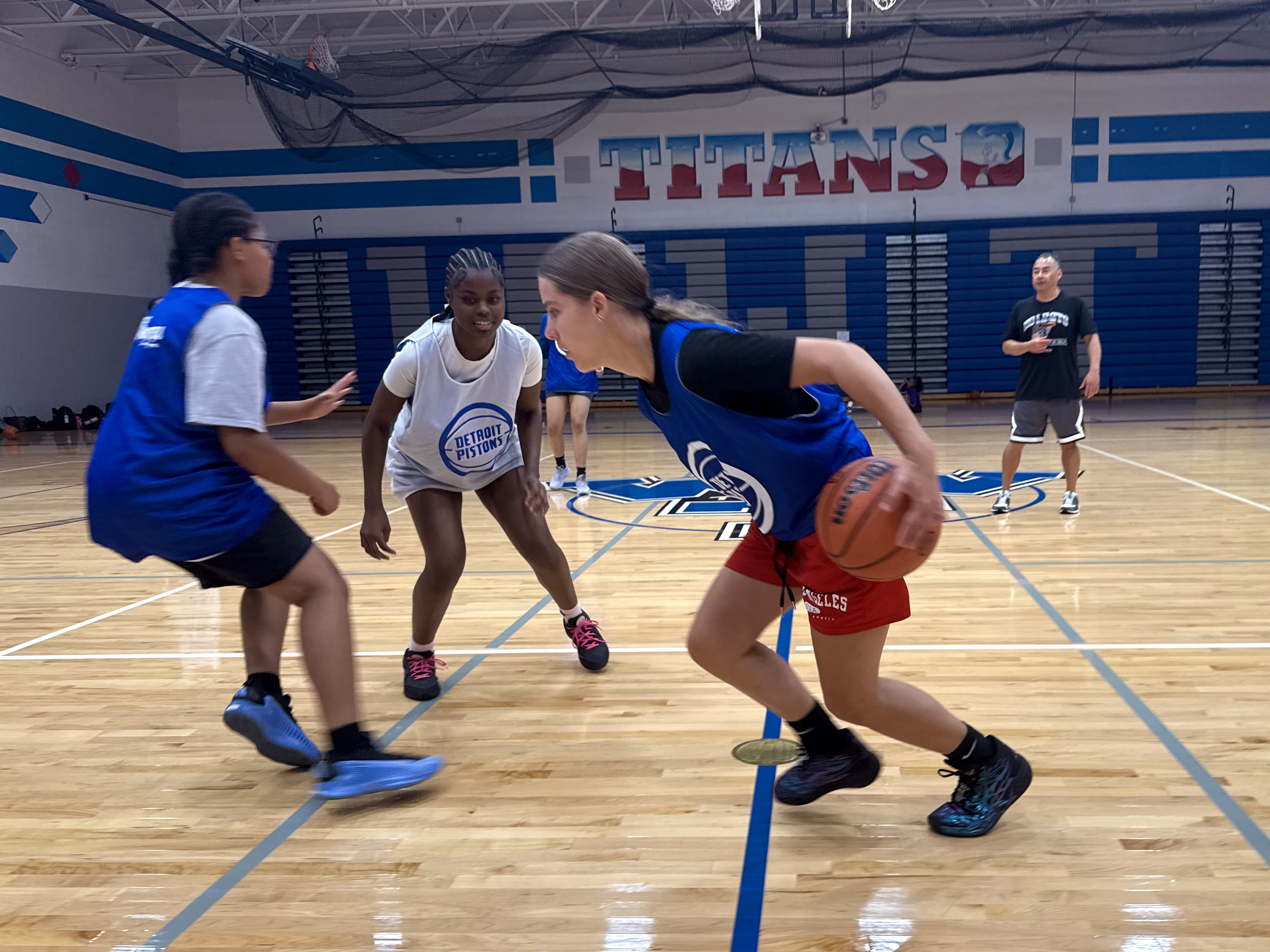 Tom Gores-sponsored Pistons-themed camps helping potential Detroit-area collegiate athletes navigate recruiting process 